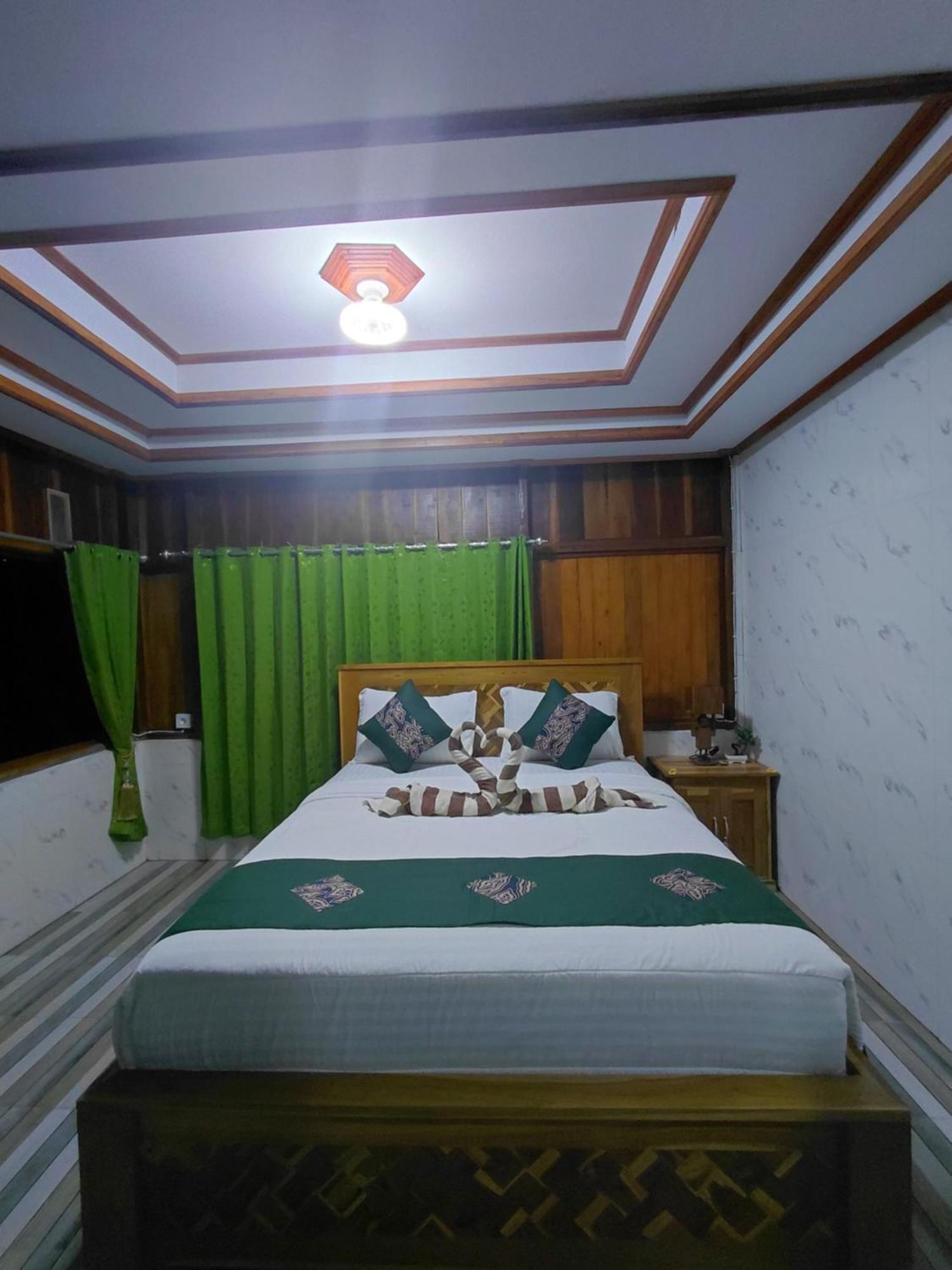 Friendly Homestay Lemukih Singaraja Exterior foto